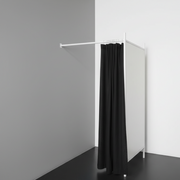 1-síðna prøvhurð. Setti við ramma í hvítum, inkl. 1 gardin í svørtum, pláta í hvítum. B 100 x D 100 x H 210 cm.