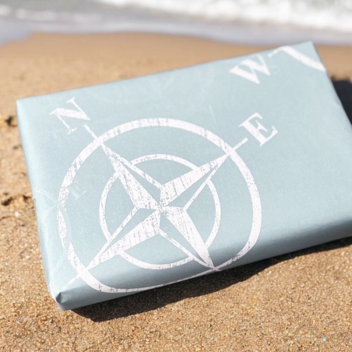 Gávupappír B 57 cm, Maritim, hvítt kraftpappír. 175 mtr.