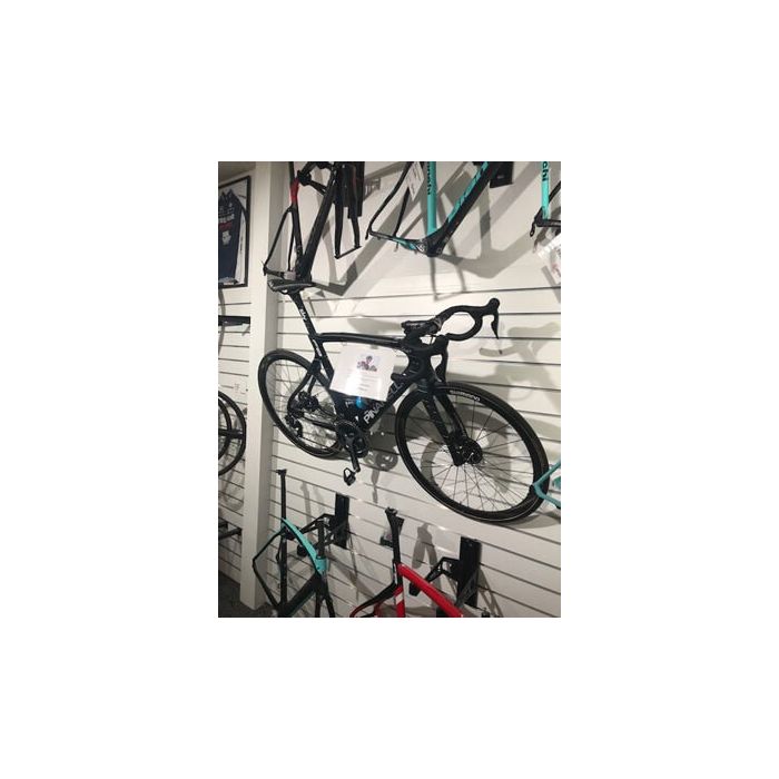 Cyklistfesti til rillepanel. B 8 x D 12 x H 10 cm.