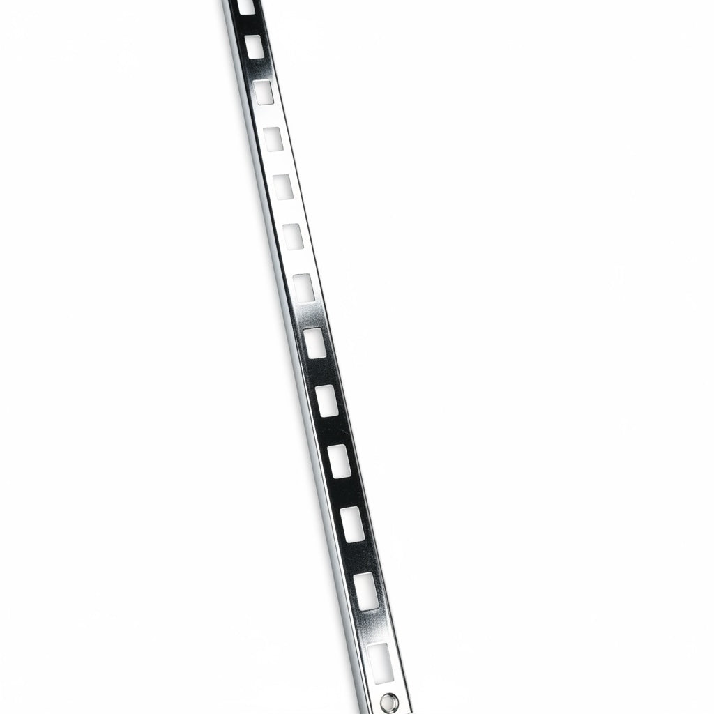 Krom Framework vægskinne 244 cm i butiksmiljø