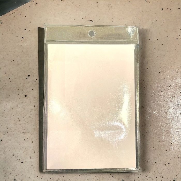 Plastlomma A6 uttan lím, við rundum holi og 25 mm flapa