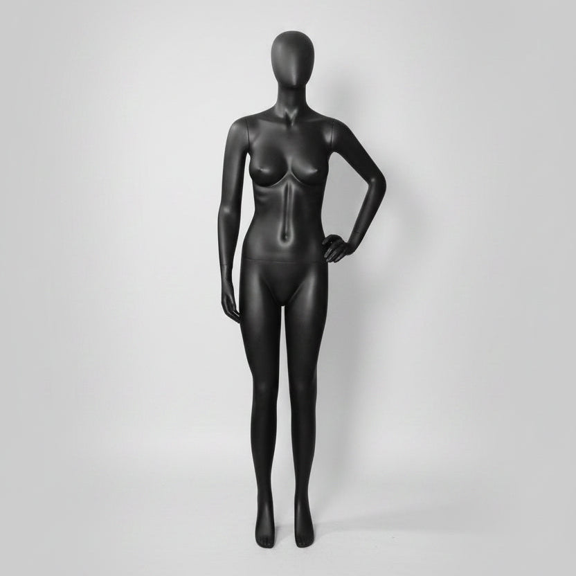 Dámskur búnaður. Svartur faceless høvud. Hendur á mjaðmir. K&Q