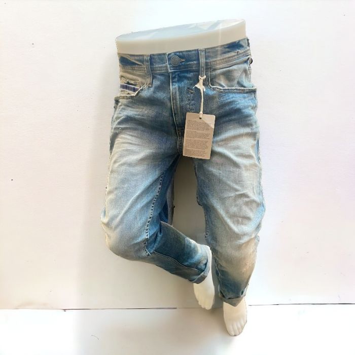 Mannekin-undirkropp, mans, við vír til veggs, hvítur. H110