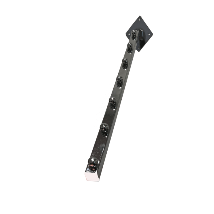 Framhengur til vegg, ská. Krom við hvítari enda dup.