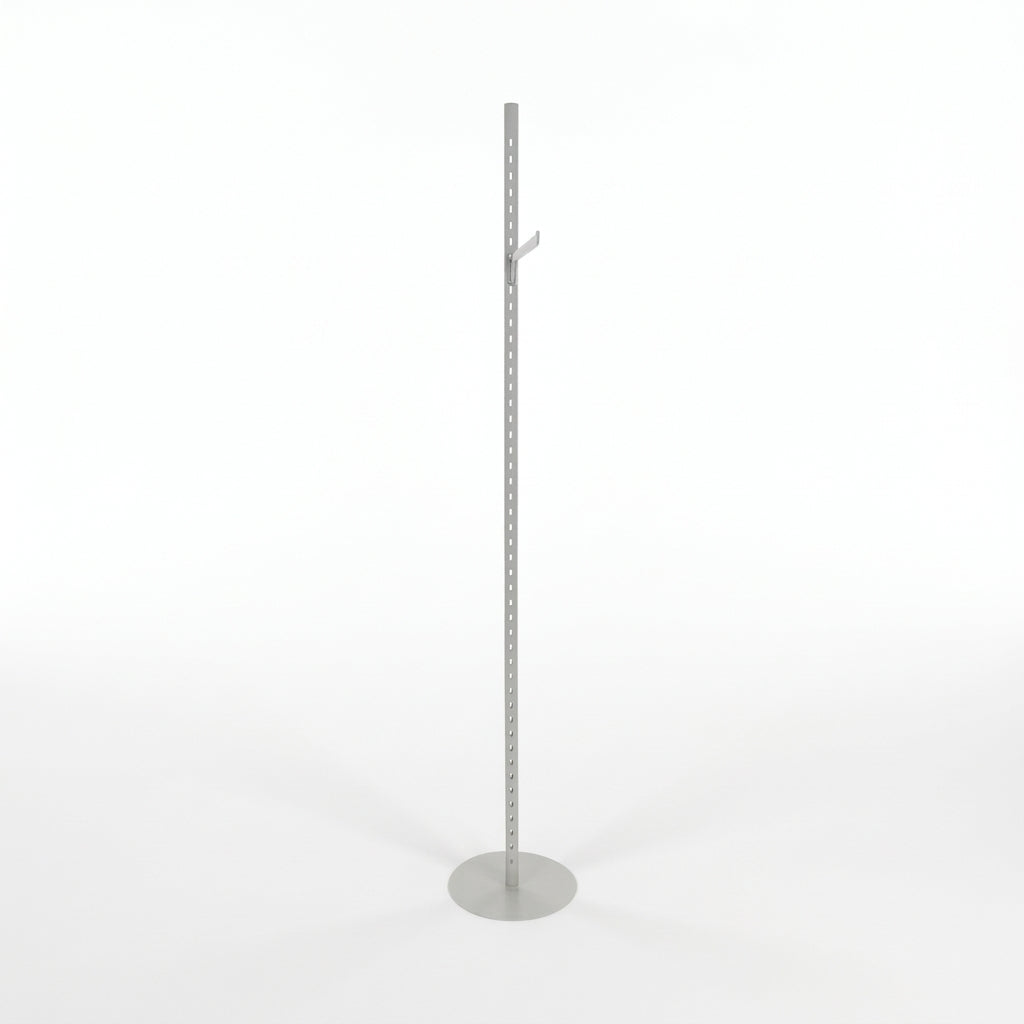 Vindeyga- / søyludisplay við framkantarfesting. 40 mm, H226 cm. Vel farge