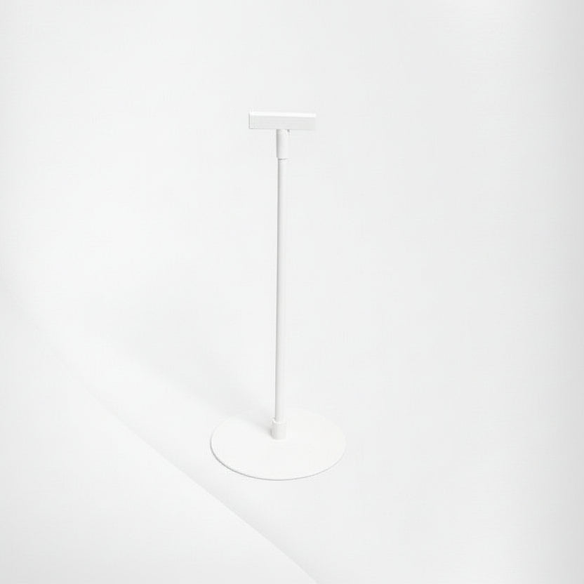 Skiltahaldari. Plastføt við stong. Fastur hædd 33 cm. Hvítur