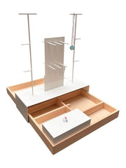 Smykkubakki, træbakki við rúmum, hvítt tilfar