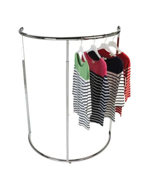 Buet tøjstativ i krom. Højdejusterbar, B109 x D61 x H125-186 cm.