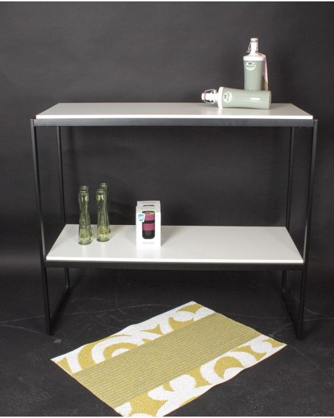 HAPPY! oplægsbord- / reol. B94 x D40 x H82 cm. Sort metal stel. Vælg farve på bordplade