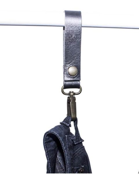 Læderstrop med karabinhage - sort