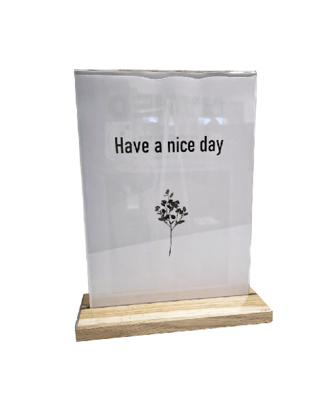 Skilt A4, med fod i egetræ