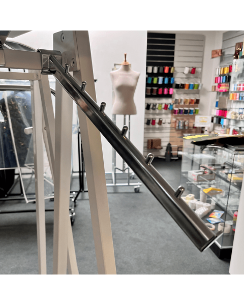 skrå fronthæng, med 7 knopper, til oval dekostang, krom