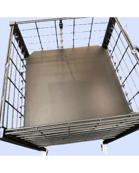 Plastplade, sort, 44 x 44 cm. Bundhylde til Boxer