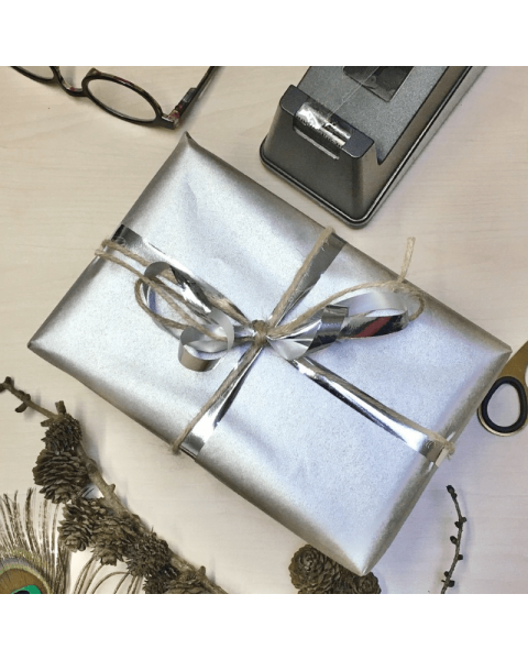 Gavepapir B 40 cm. Sølv, kraftpapir. 100 mtr.