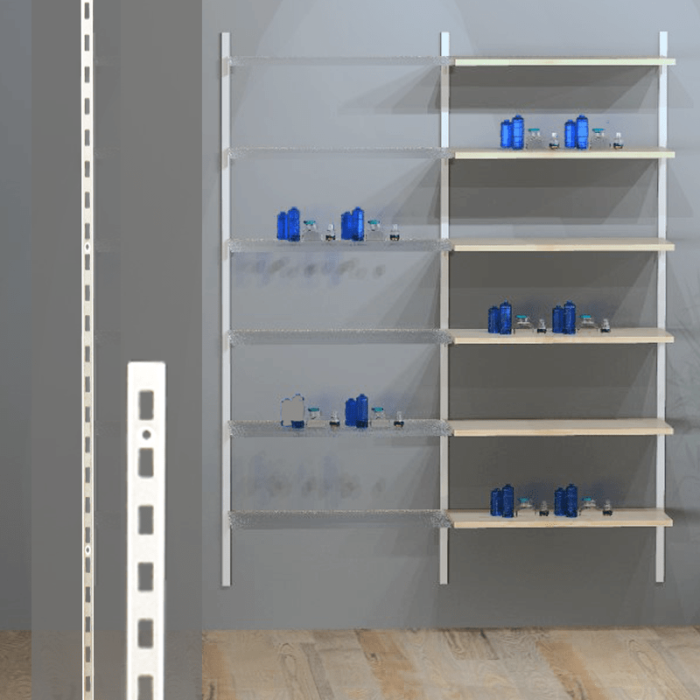 Butiksinventar i hvid. Framework vægskinne (244 cm)