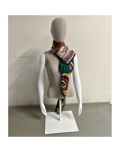Dame overdel, kort - torso med hoved m. net, egghead, øre i hørfarvet. Meltal fodplade. Hvid high gloss. Luffehænder. Til bord display