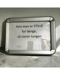 Vægramme, A4. Aluminium med blanke hjørner.